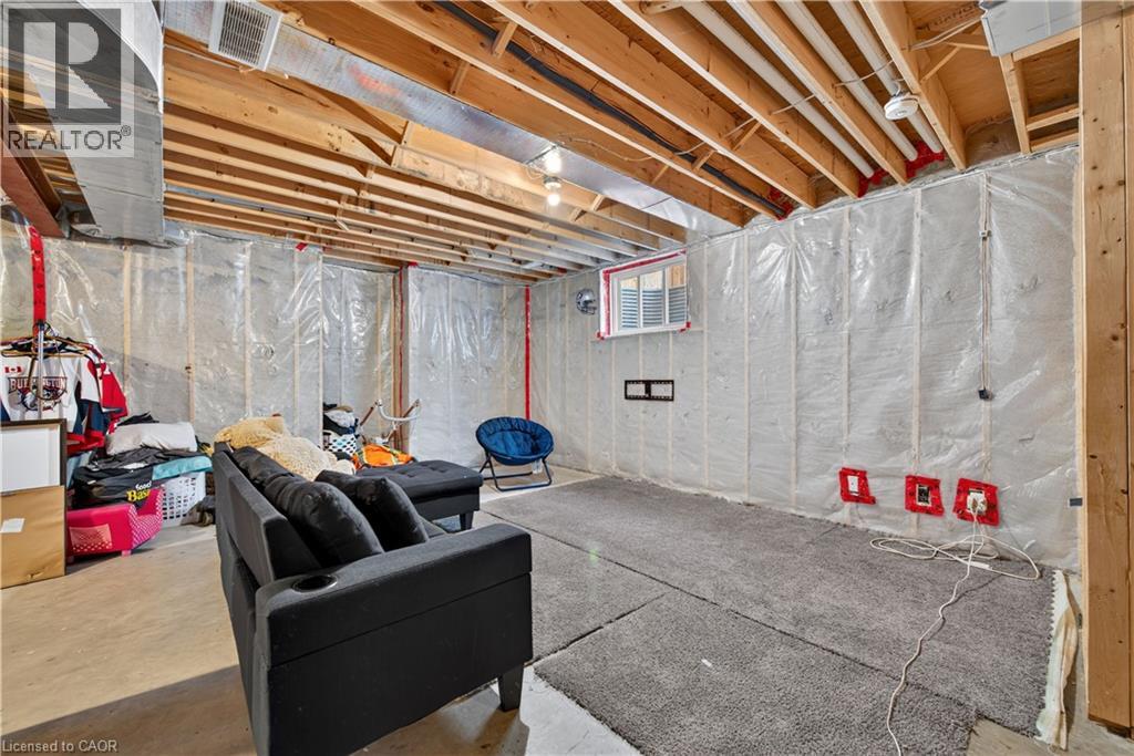 32 ASHBERRY Place - 32