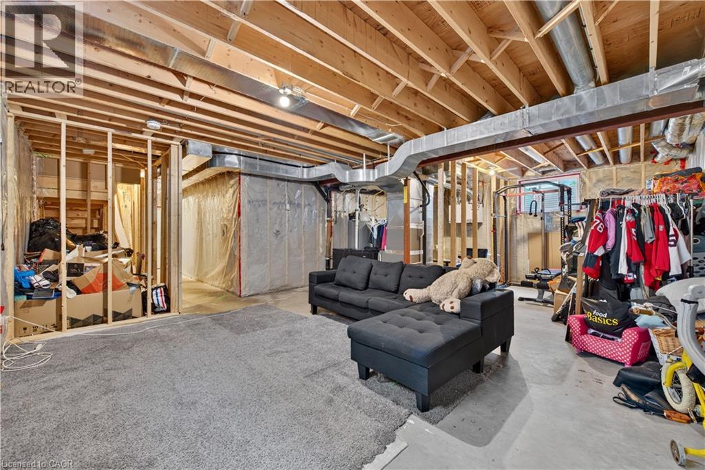 32 ASHBERRY Place - 34
