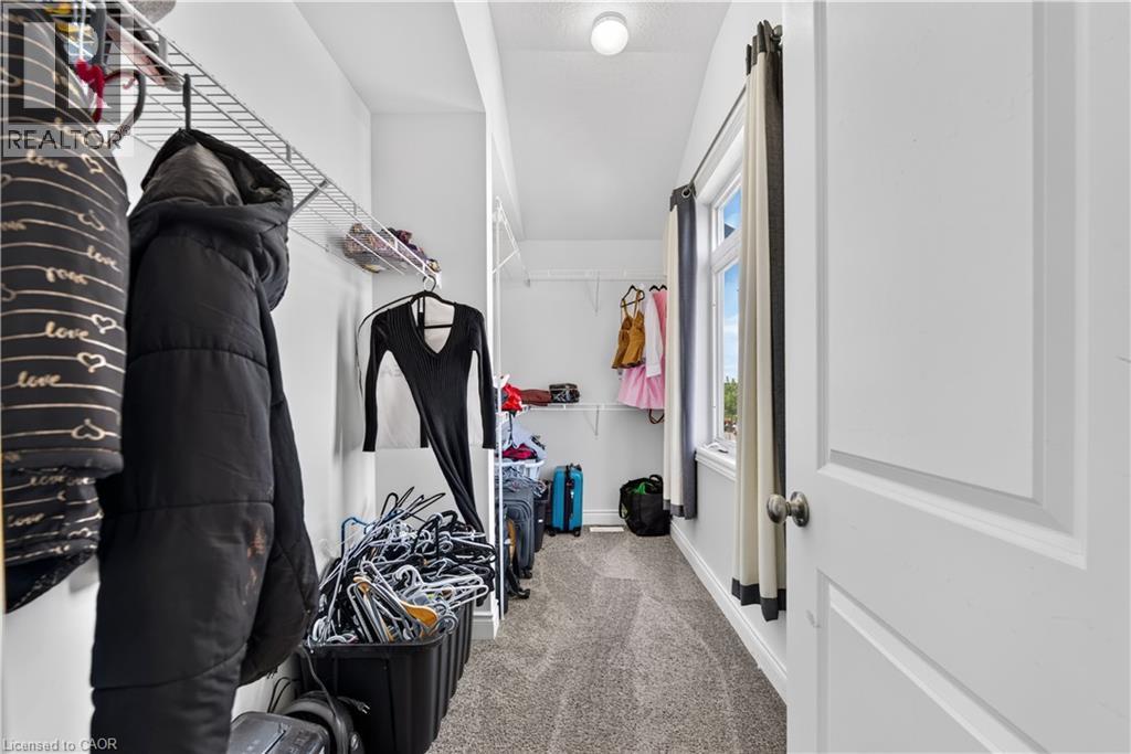 32 ASHBERRY Place - 26