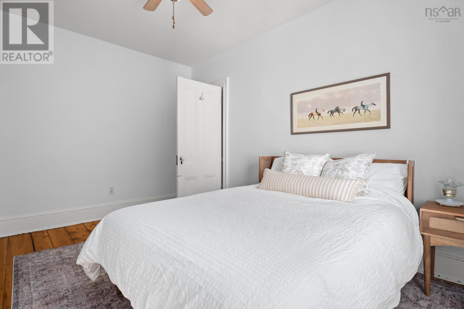 Property 23 of 43 of 6078 Compton Avenue