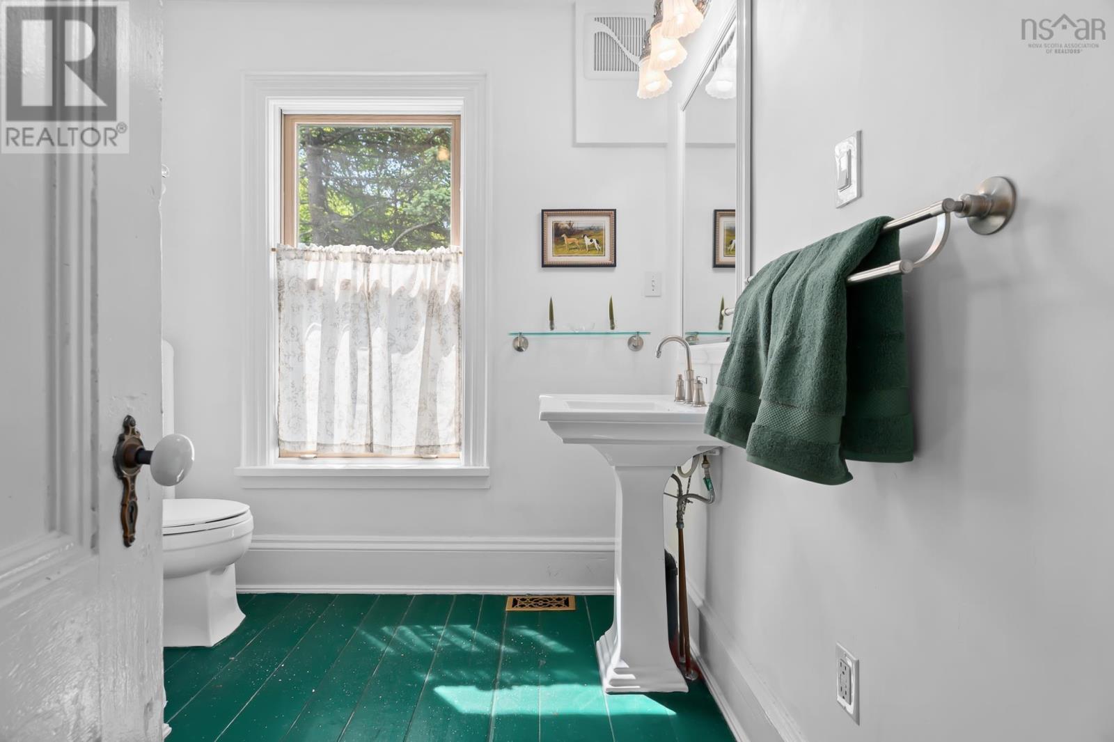 Property 29 of 43 of 6078 Compton Avenue
