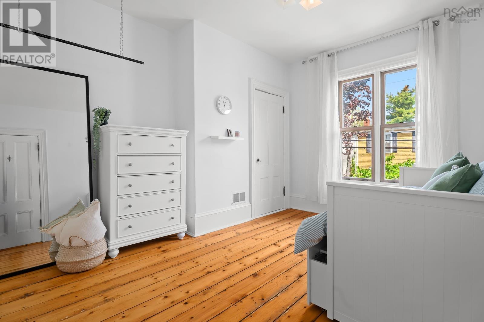 Property 27 of 43 of 6078 Compton Avenue