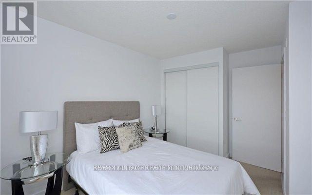 #424 120 DALLIMORE CIRCLE - 11
