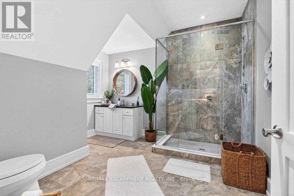 162 FRUITLAND AVENUE - 35