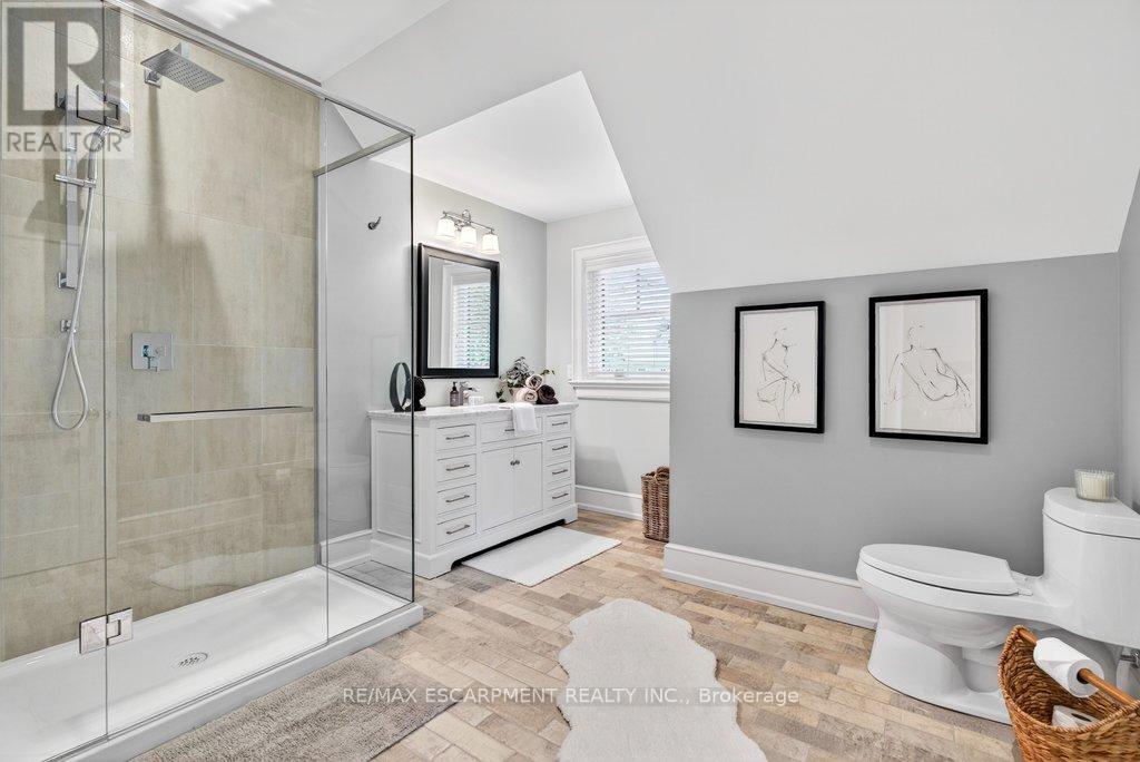 162 FRUITLAND AVENUE - 38