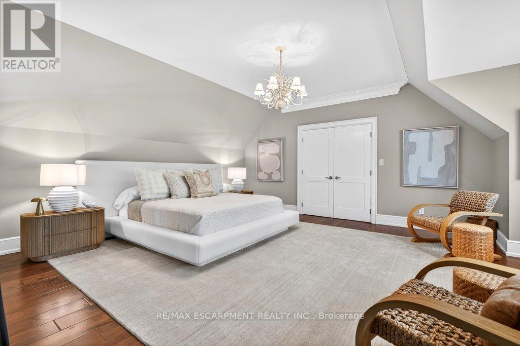 162 FRUITLAND AVENUE - 36