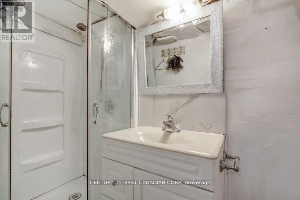 776 QUEBEC STREET - 18