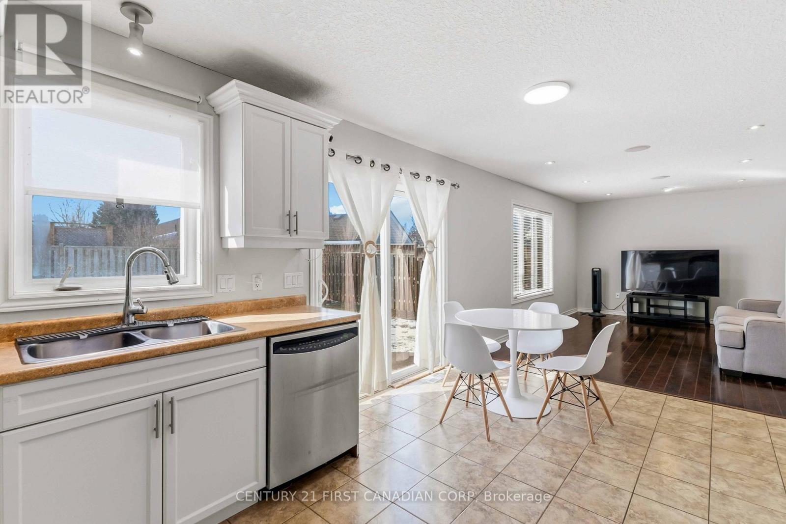 1678 BLACKMAPLE CRESCENT - 8