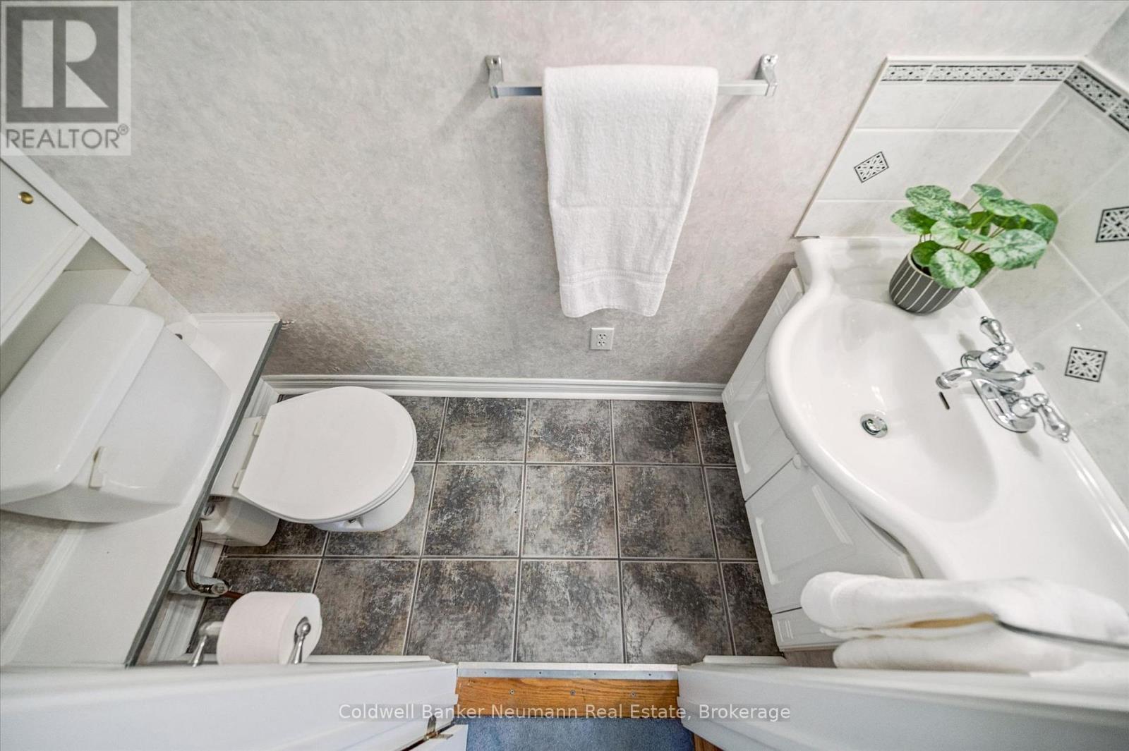 #306 478 ST ANDREW STREET E - Image 30