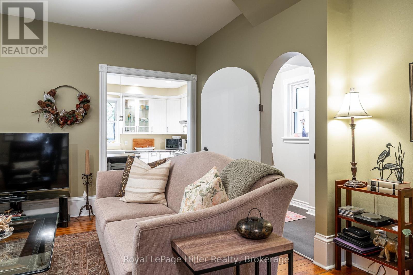 121 MILTON STREET - 13