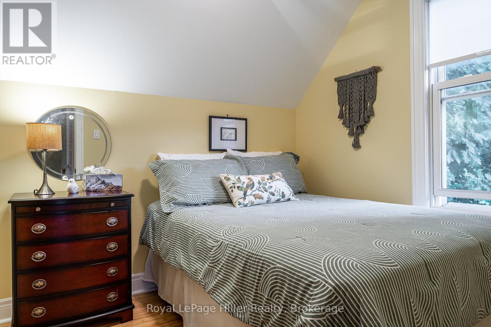 121 MILTON STREET - 28