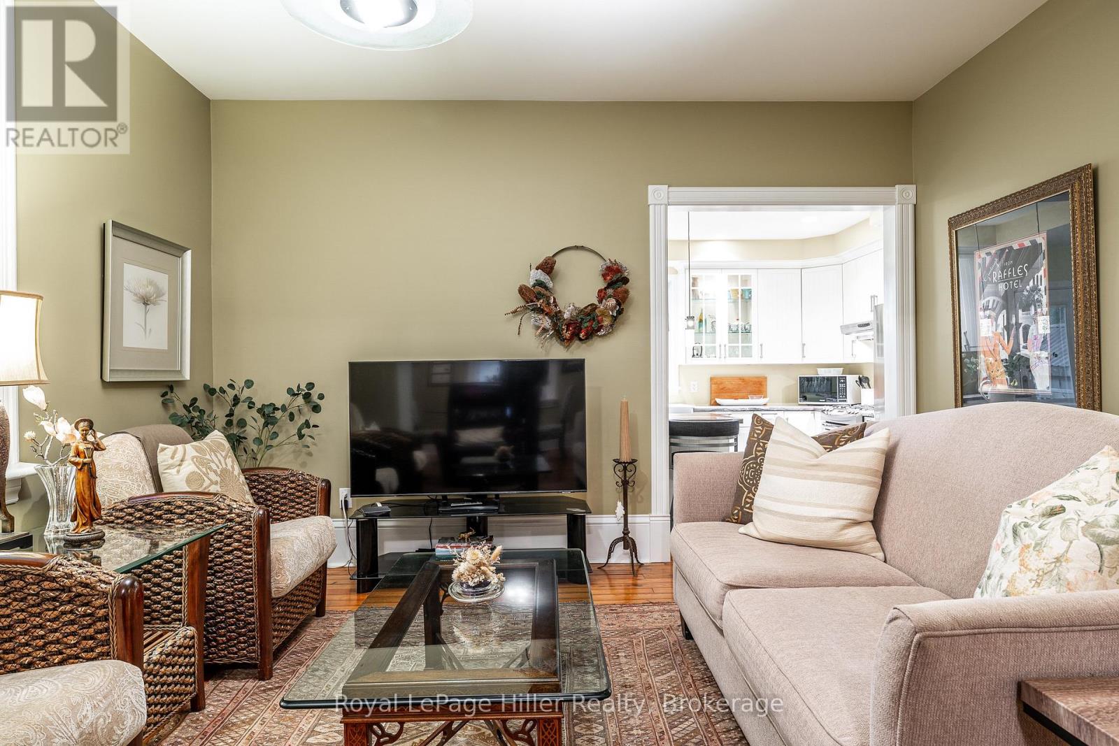 121 MILTON STREET - 9