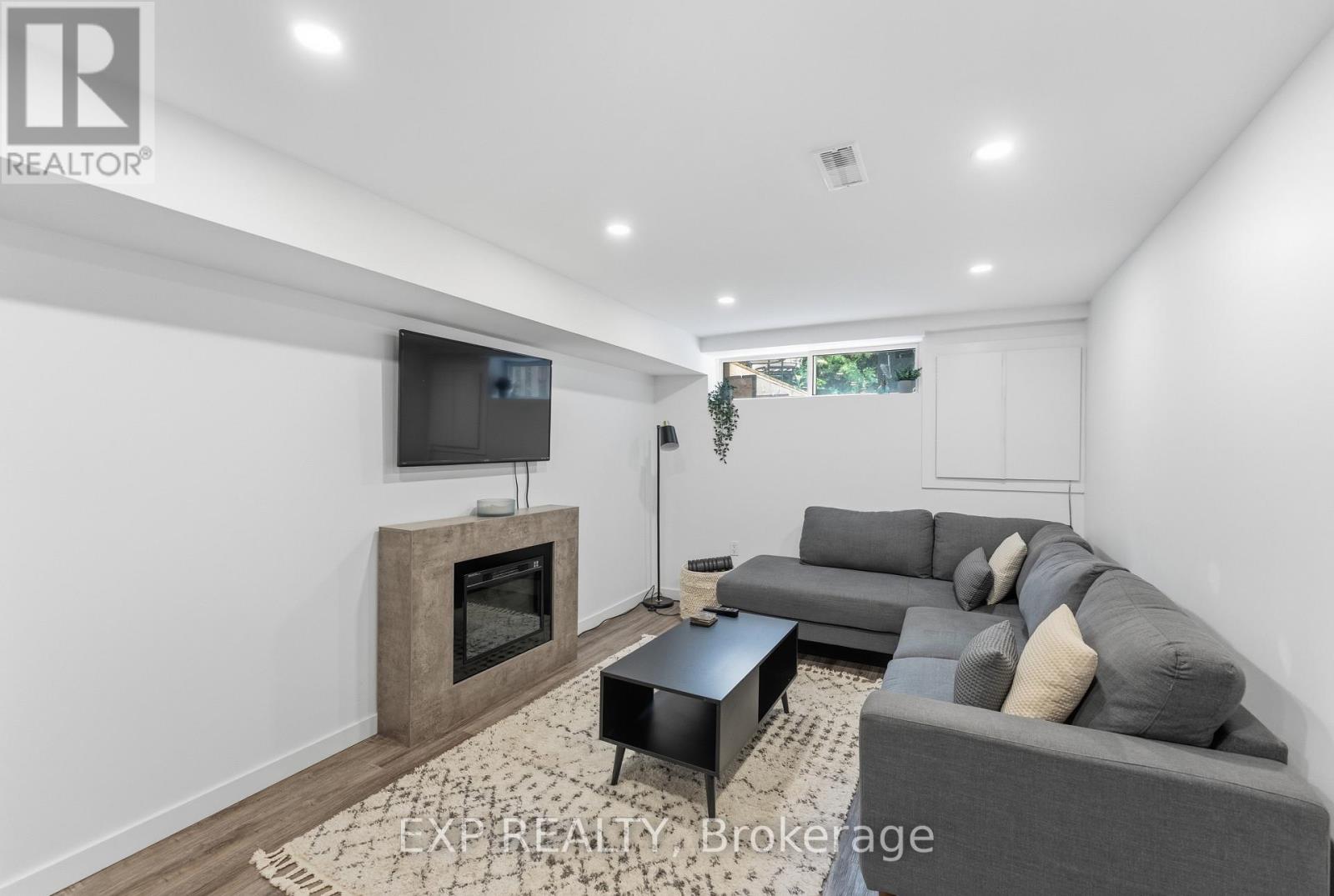 3 Bed, 2 Bath House for Sale in Ottawa – 15 NEWBURY AVENUE, Ottawa – MLS# X13455044 - Image 29