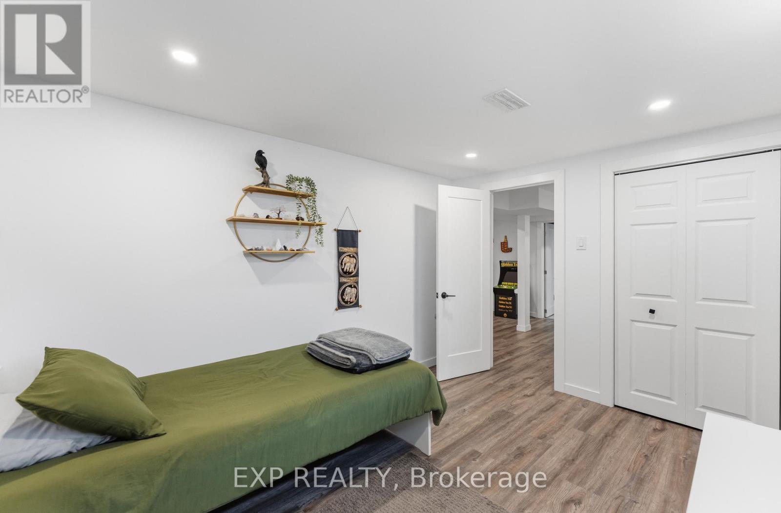 3 Bed, 2 Bath House for Sale in Ottawa – 15 NEWBURY AVENUE, Ottawa – MLS# X13455044 - Image 33