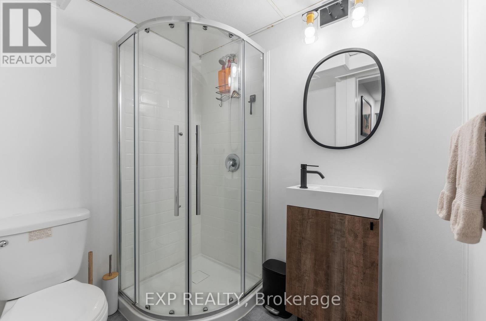 3 Bed, 2 Bath House for Sale in Ottawa – 15 NEWBURY AVENUE, Ottawa – MLS# X13455044 - Image 35