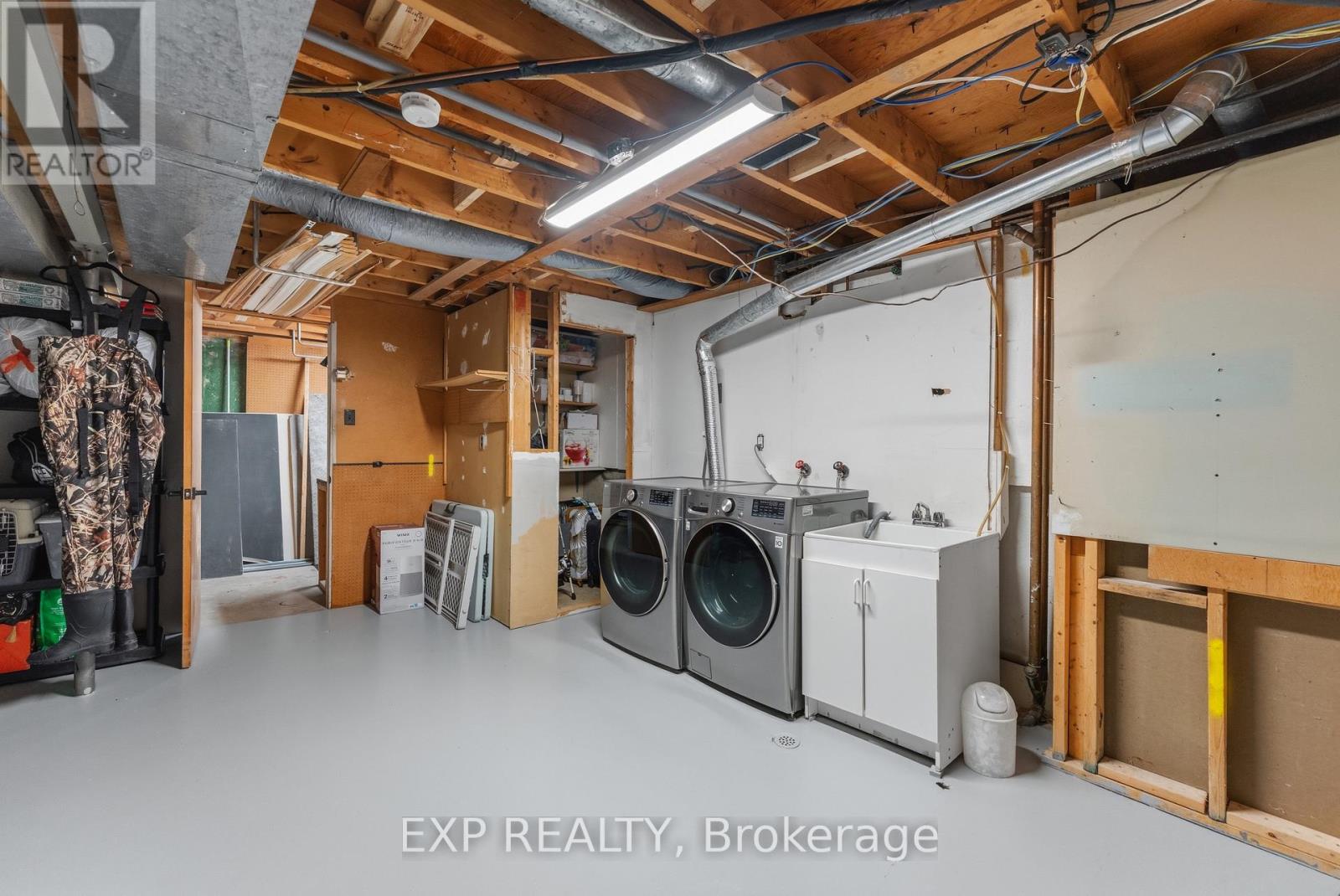 3 Bed, 2 Bath House for Sale in Ottawa – 15 NEWBURY AVENUE, Ottawa – MLS# X13455044 - Image 36