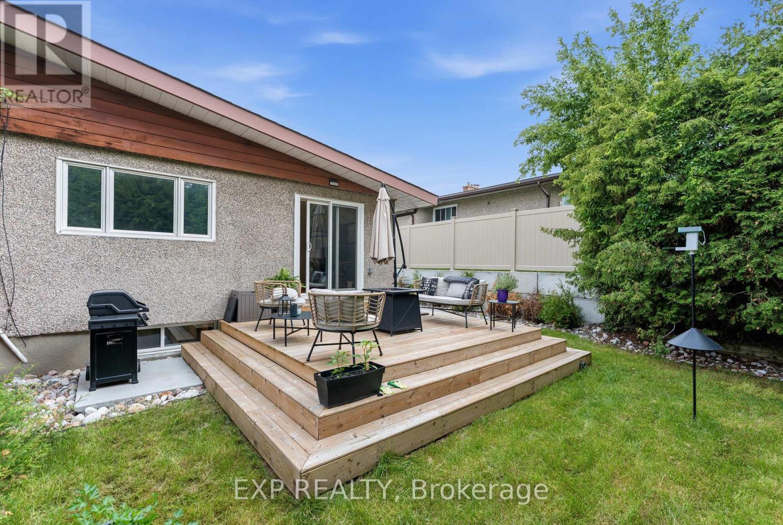3 Bed, 2 Bath House for Sale in Ottawa – 15 NEWBURY AVENUE, Ottawa – MLS# X13455044 - Image 40