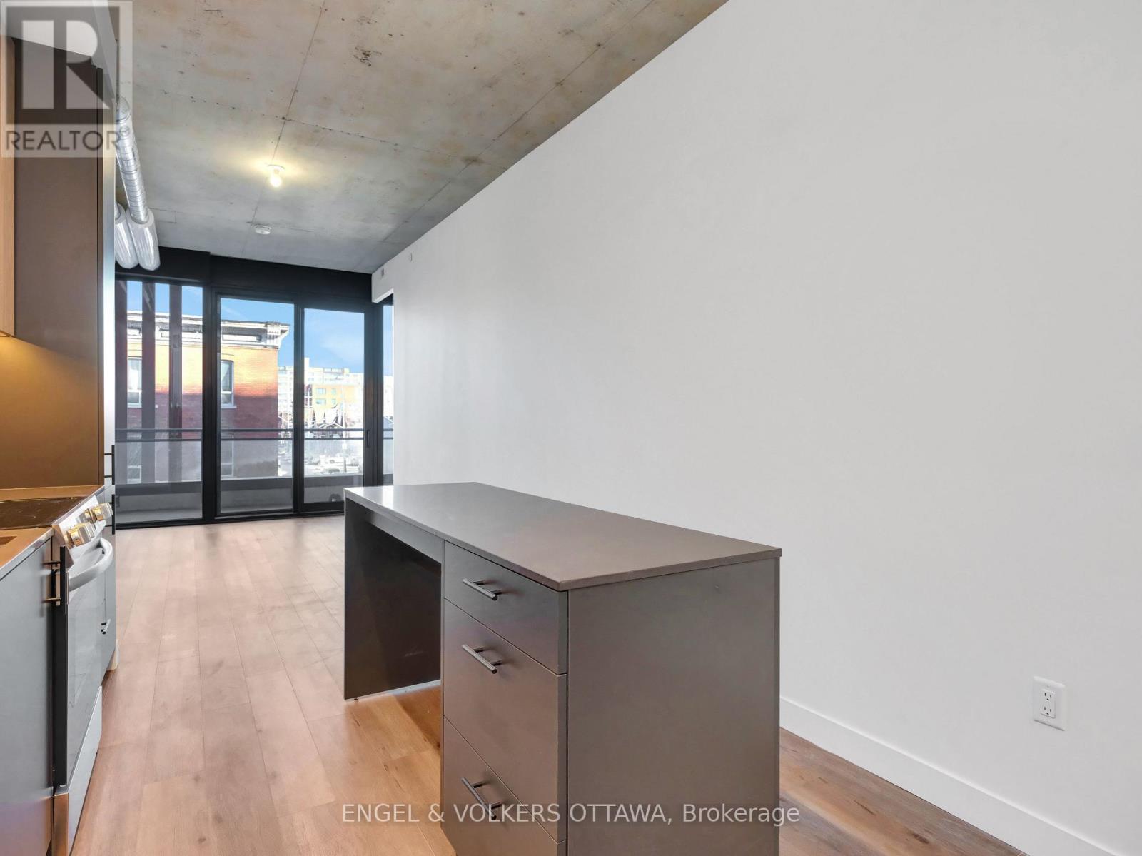 #206 10 JAMES STREET - 18