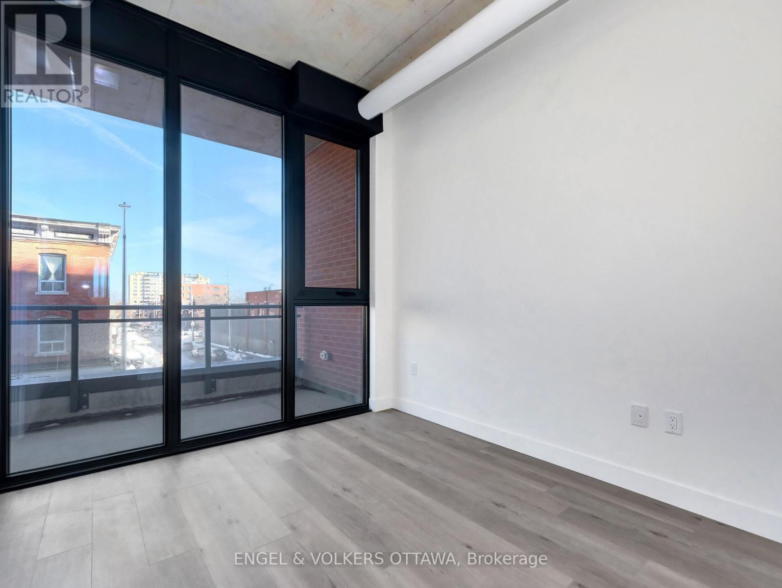 #206 10 JAMES STREET - 22