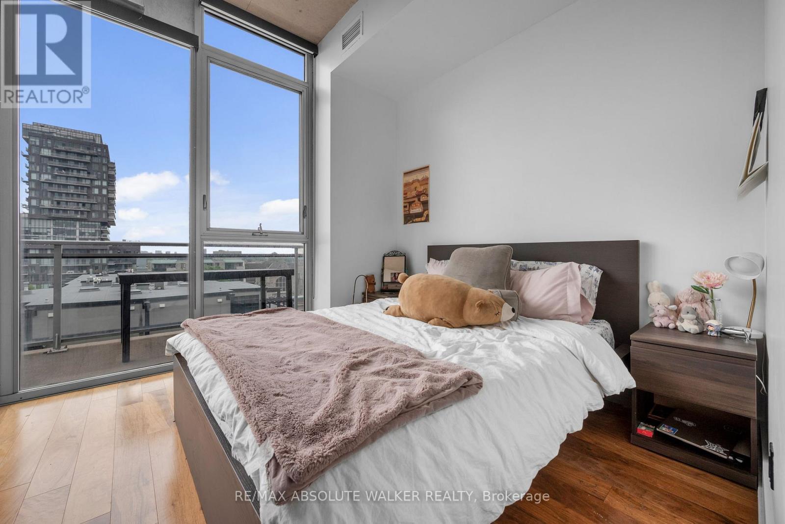 #717 360 MCLEOD STREET - 25