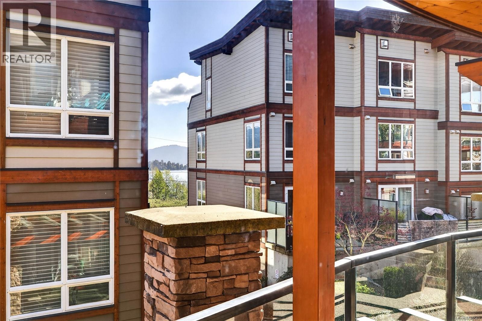 #202 6591 Lincroft Rd - 14