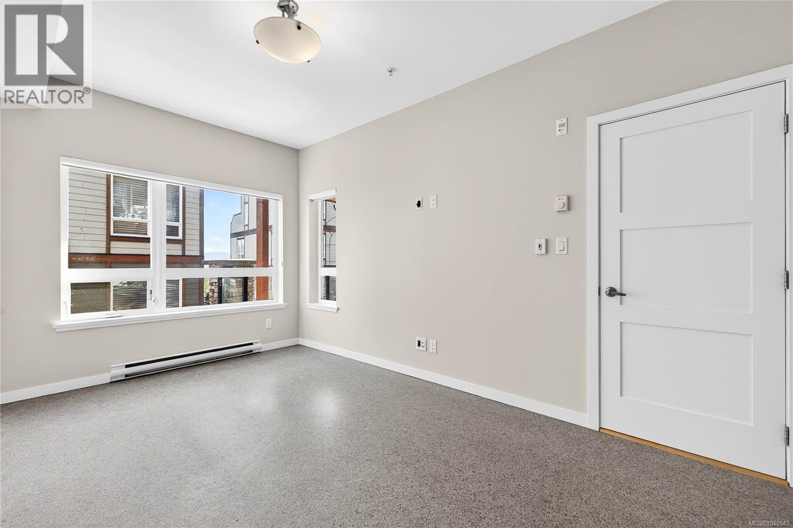 #202 6591 Lincroft Rd - 19