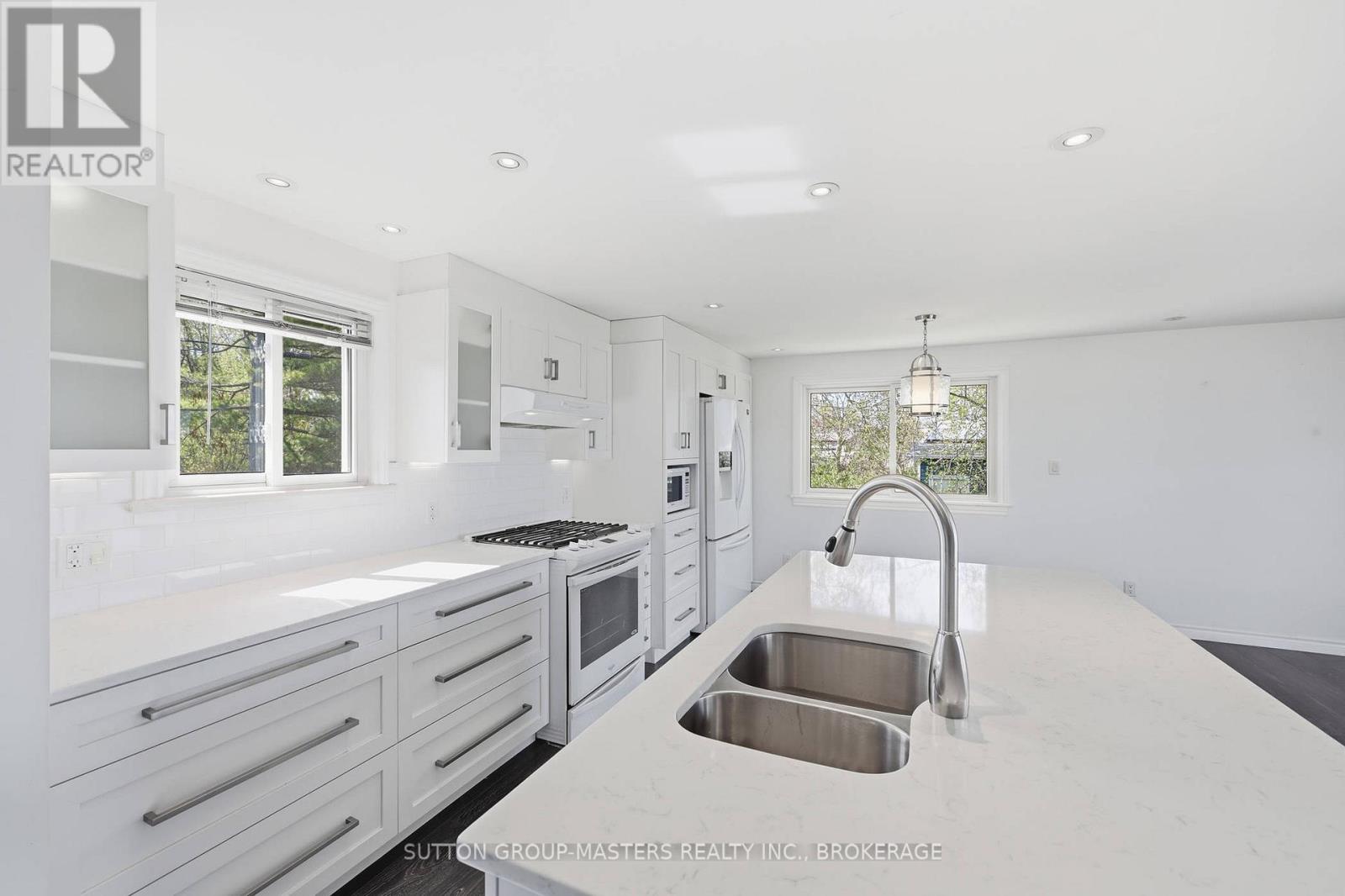 #14 800 NATURESHORES LANE - 19