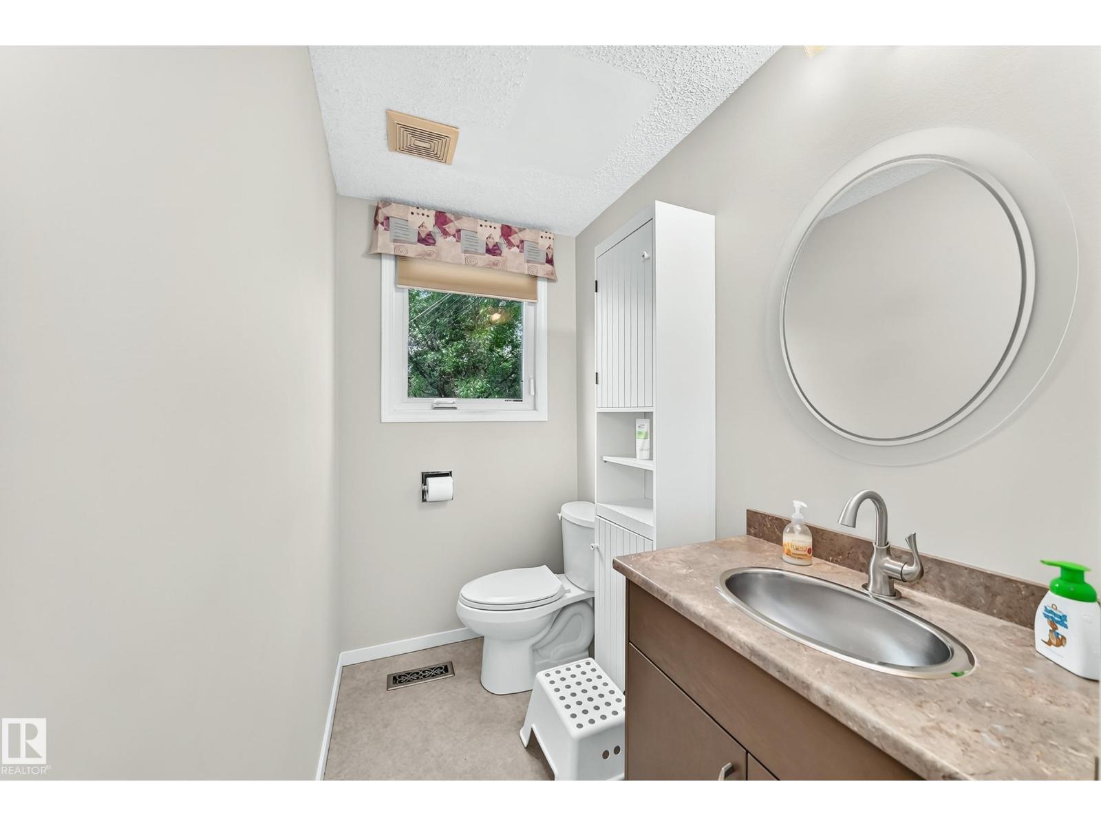 10210 154 ST NW - 10