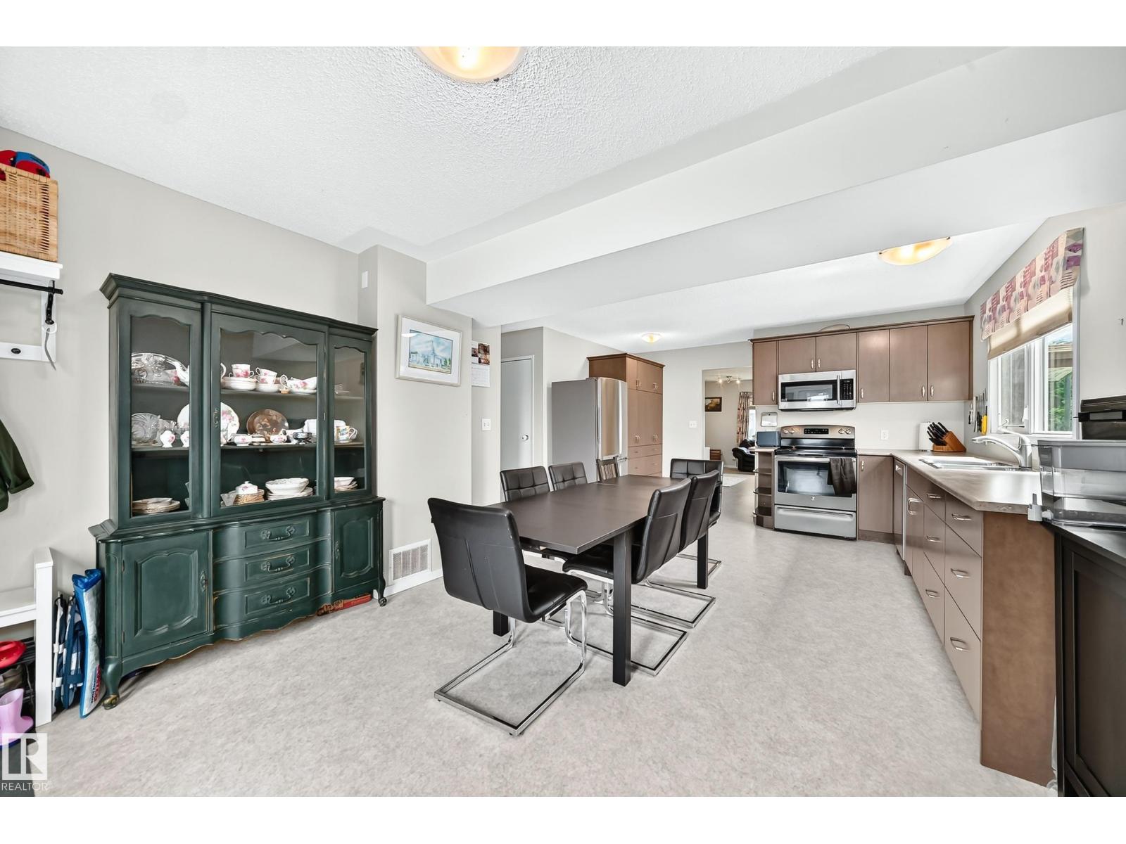 10210 154 ST NW - photo 2