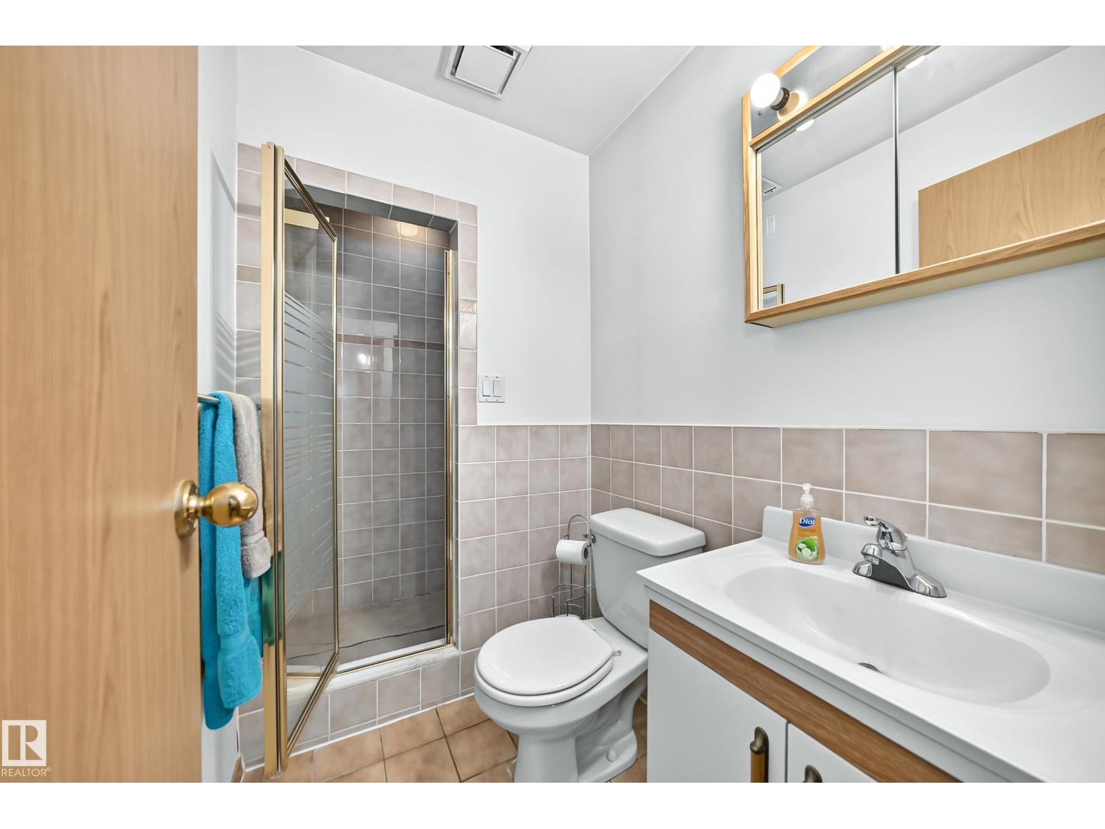 10210 154 ST NW - 23