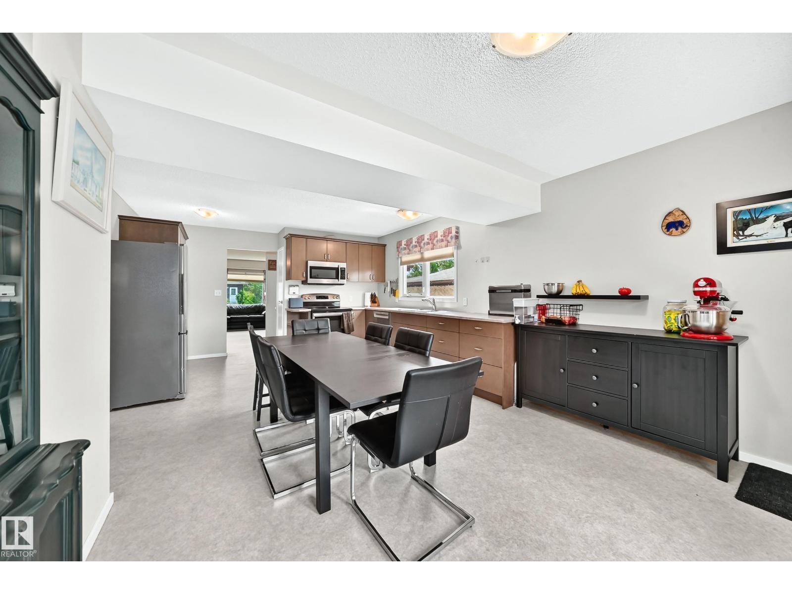 10210 154 ST NW - 3