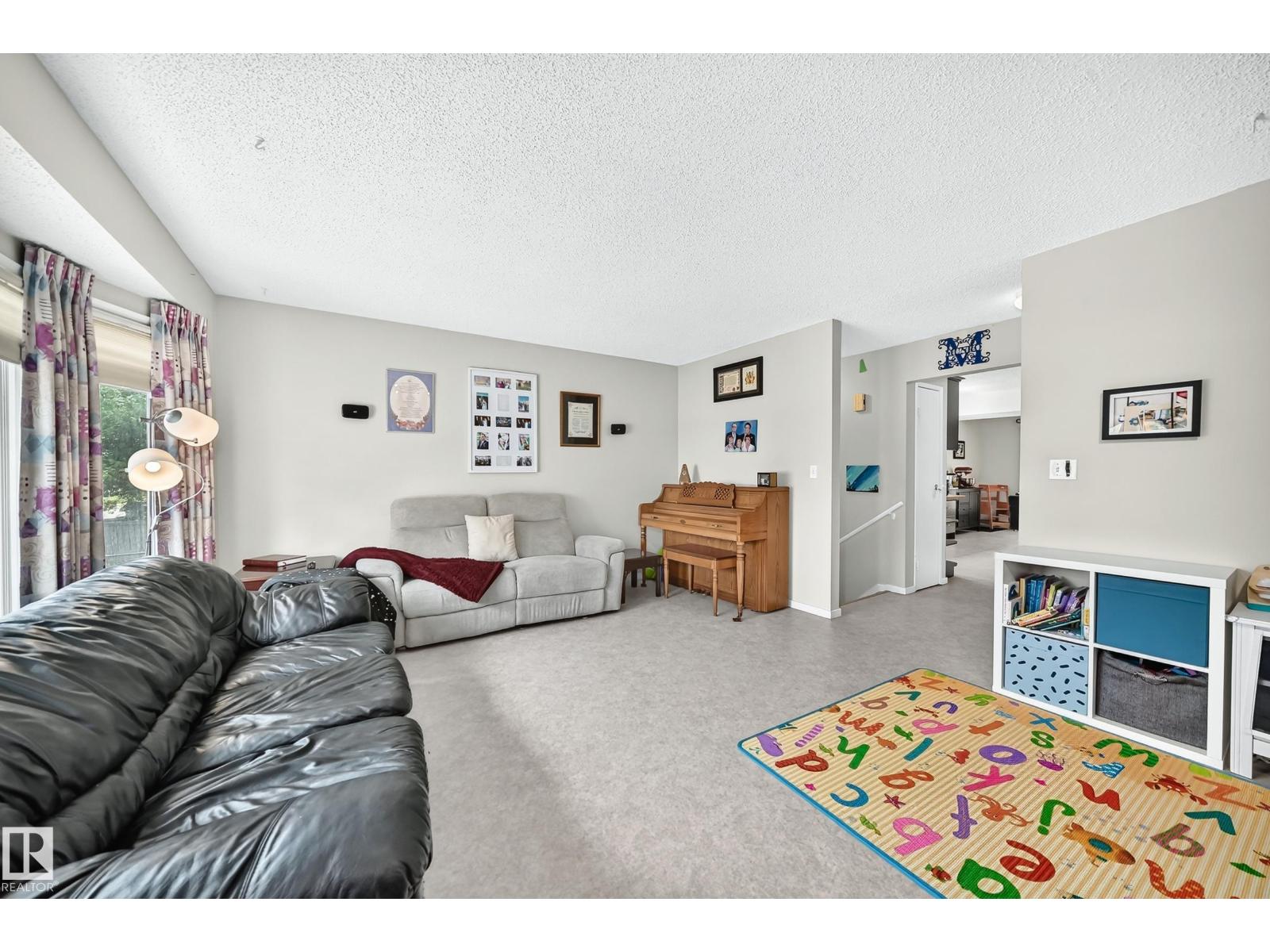 10210 154 ST NW - 8