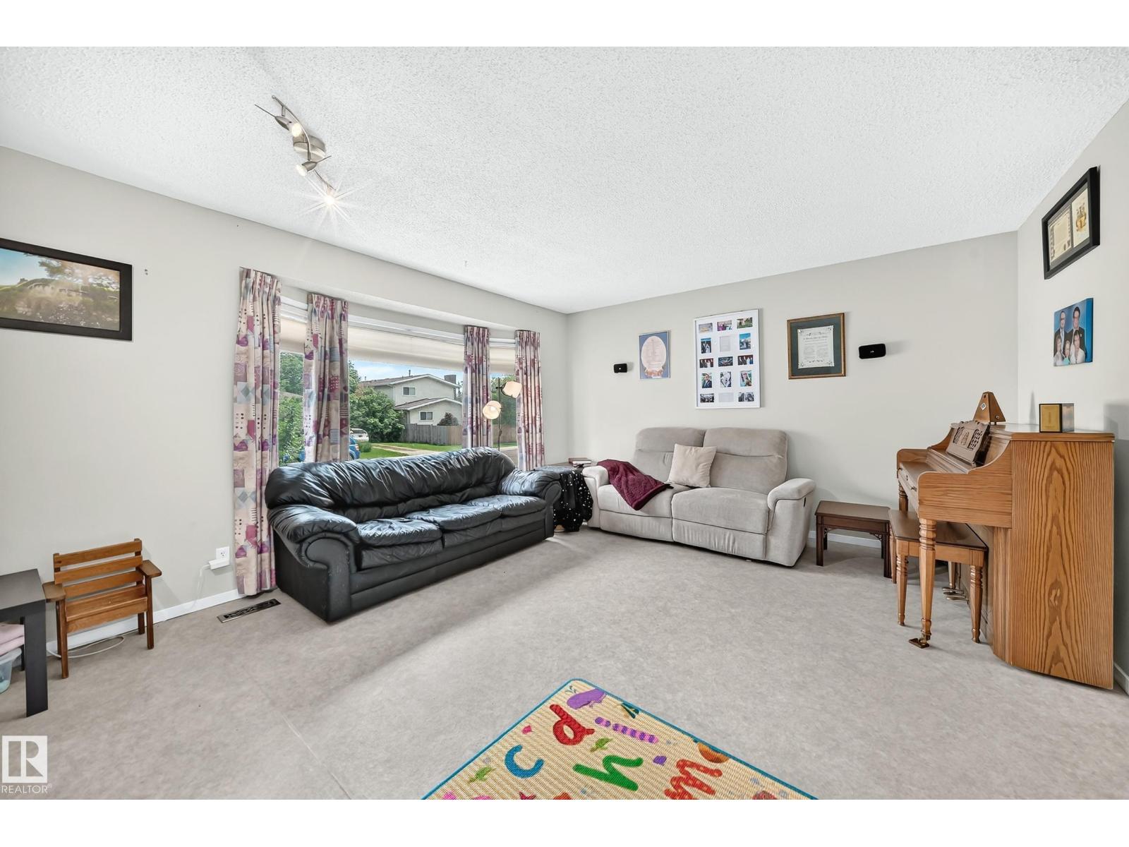 10210 154 ST NW - 9