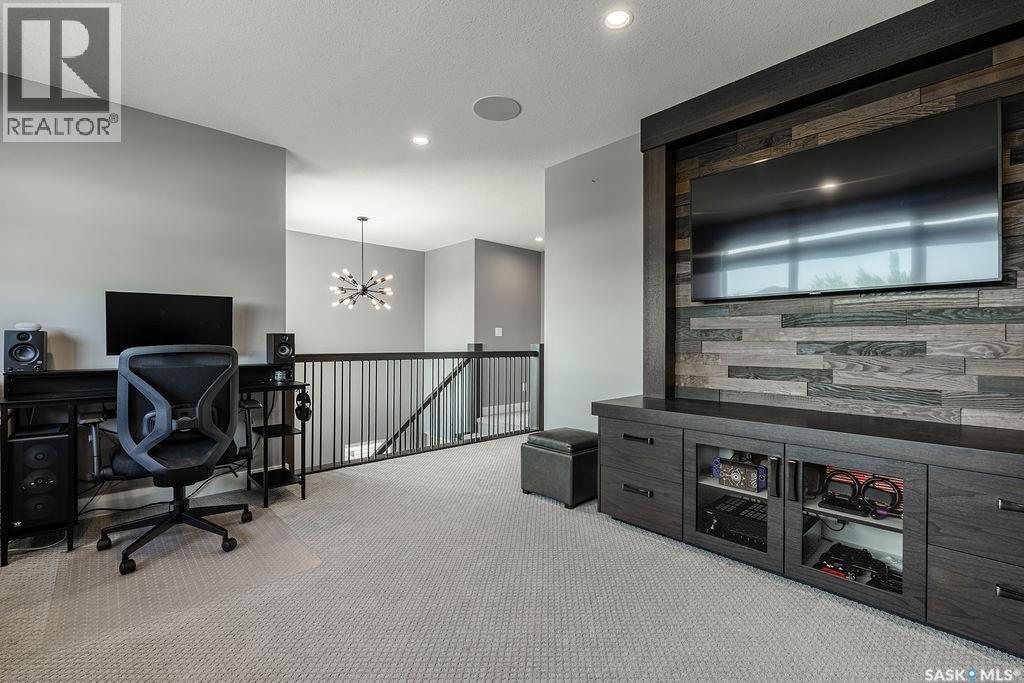 535 Pichler WAY — photo 25