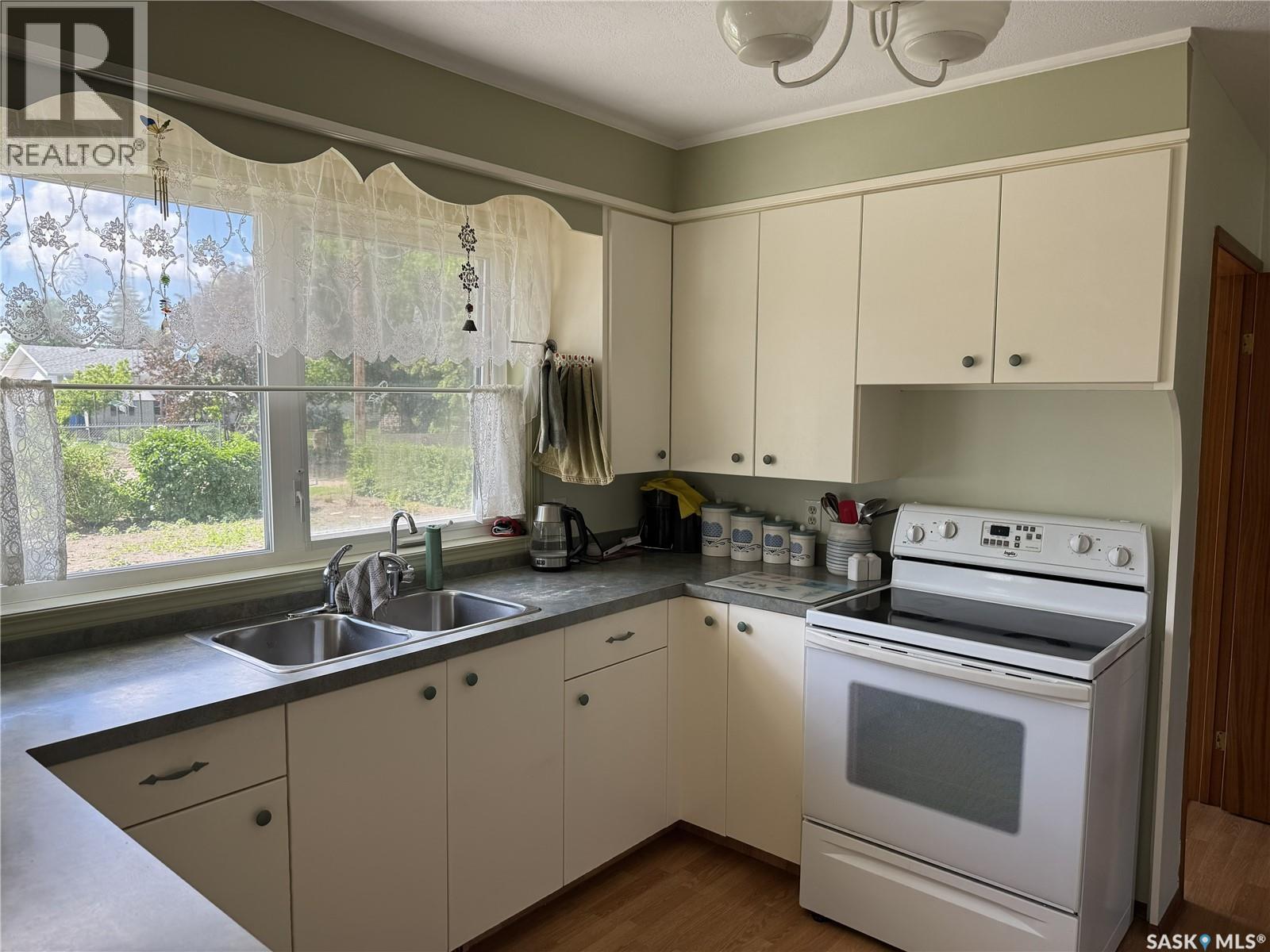 107 Downey STREET — photo 8