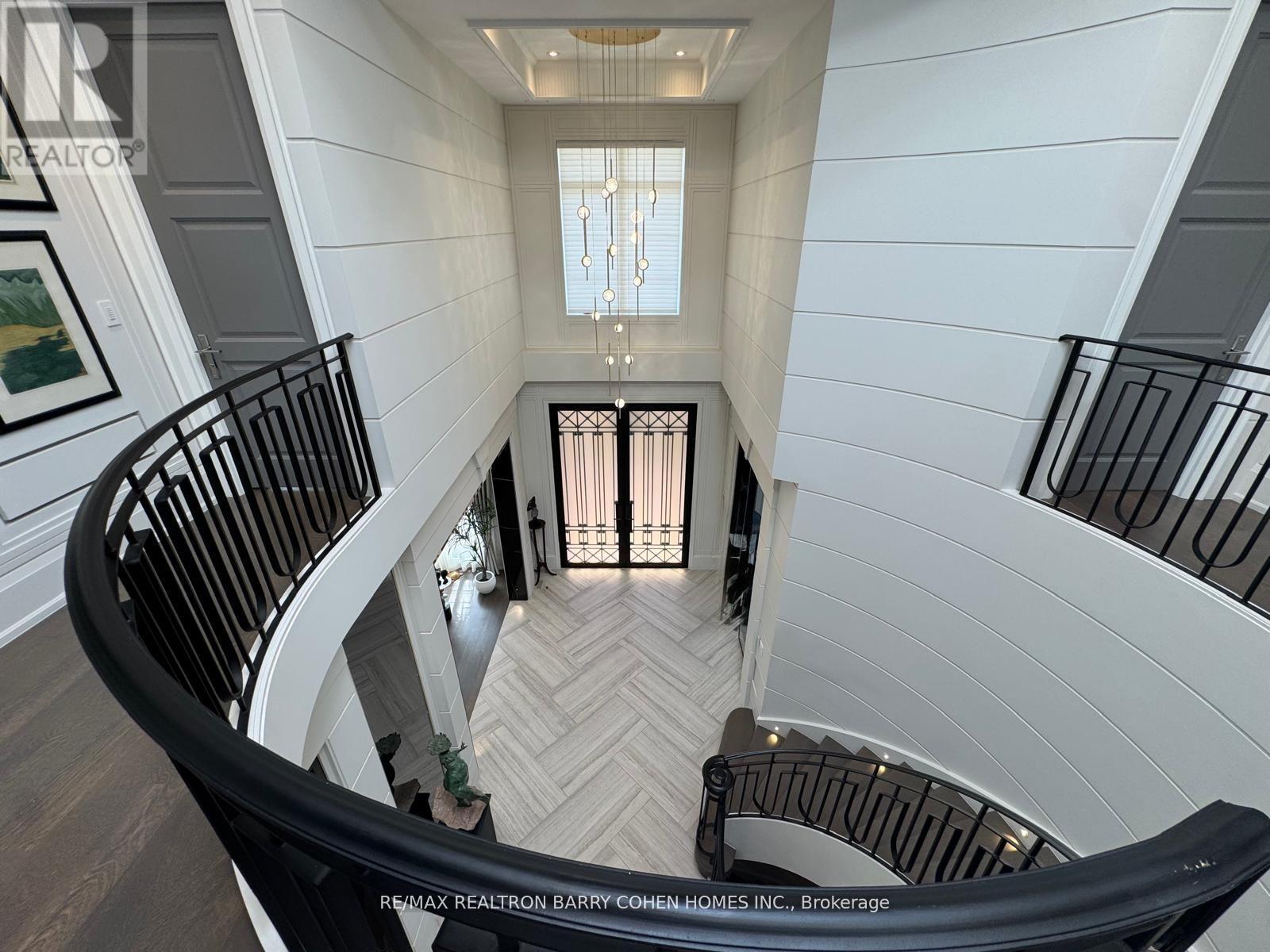 61 ORLON CRESCENT - 3