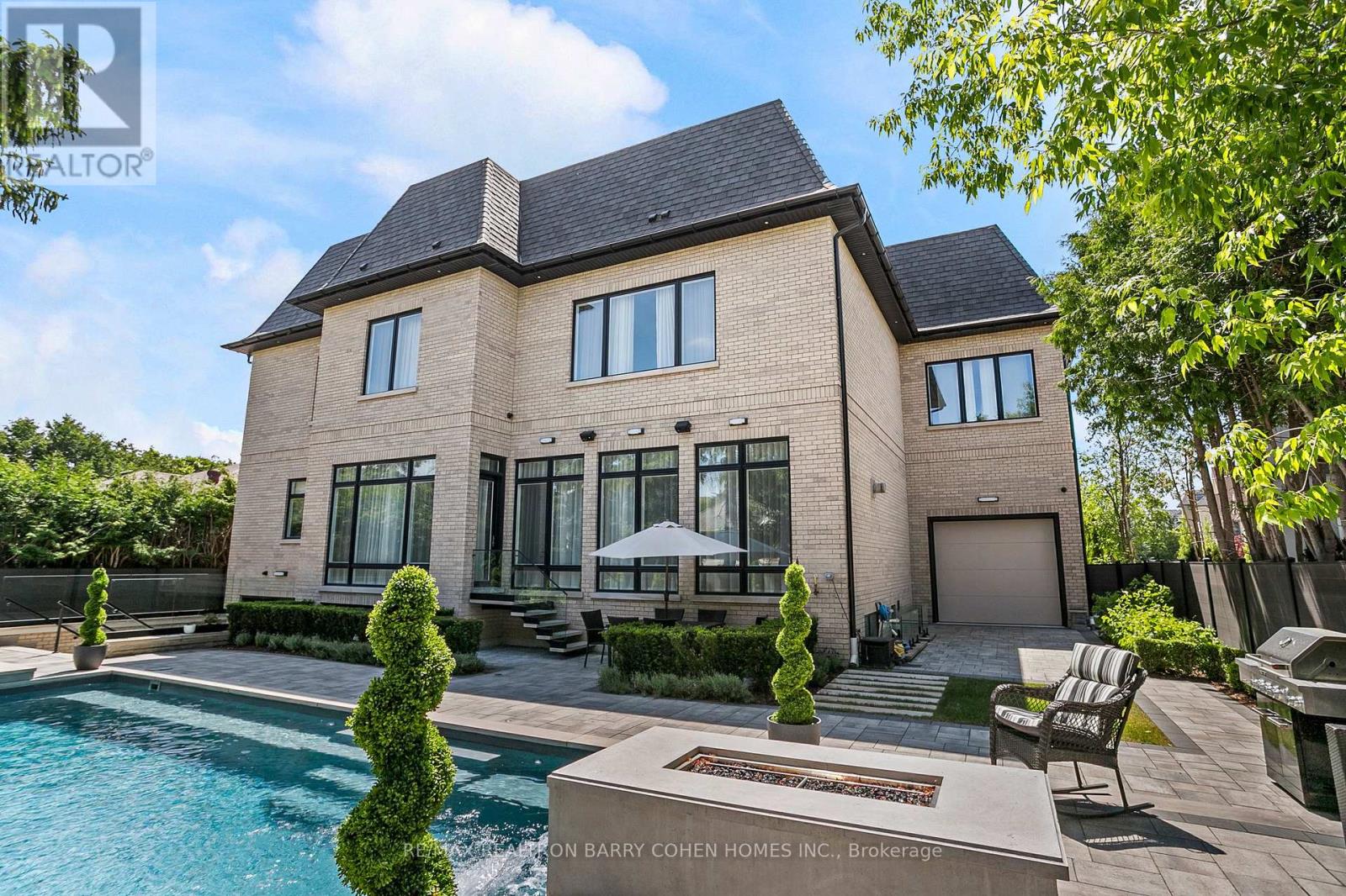 61 ORLON CRESCENT - 26