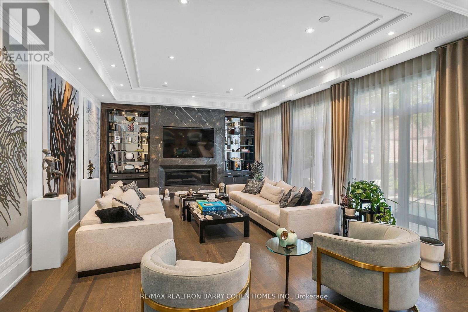 61 ORLON CRESCENT - 7