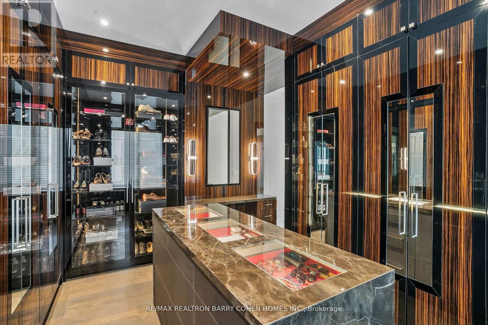 61 ORLON CRESCENT - 16