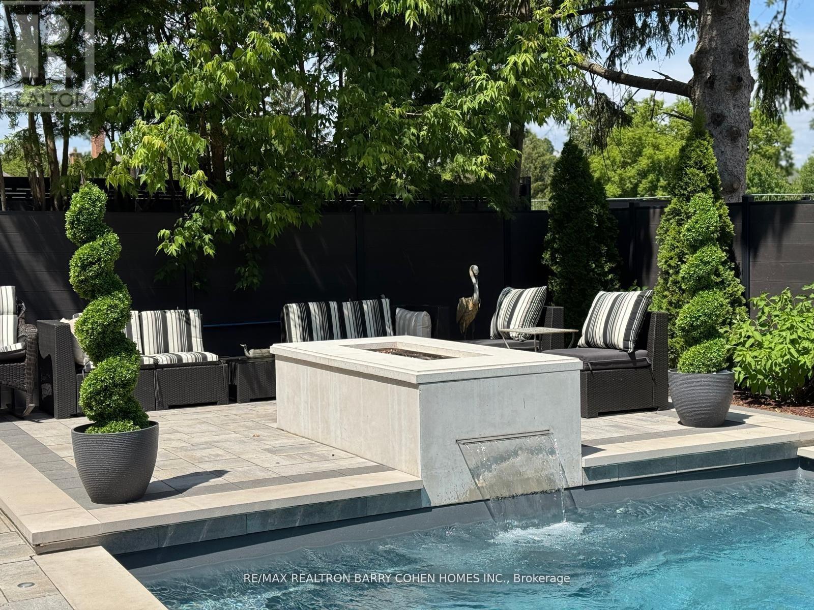 61 ORLON CRESCENT - 27
