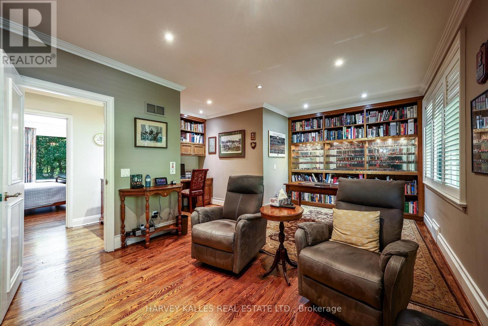 176 OLD YONGE STREET - 24