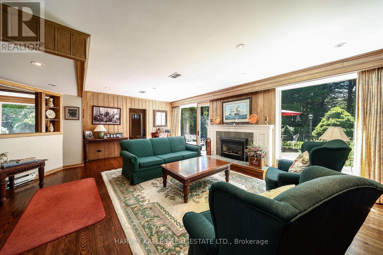 176 OLD YONGE STREET - 32