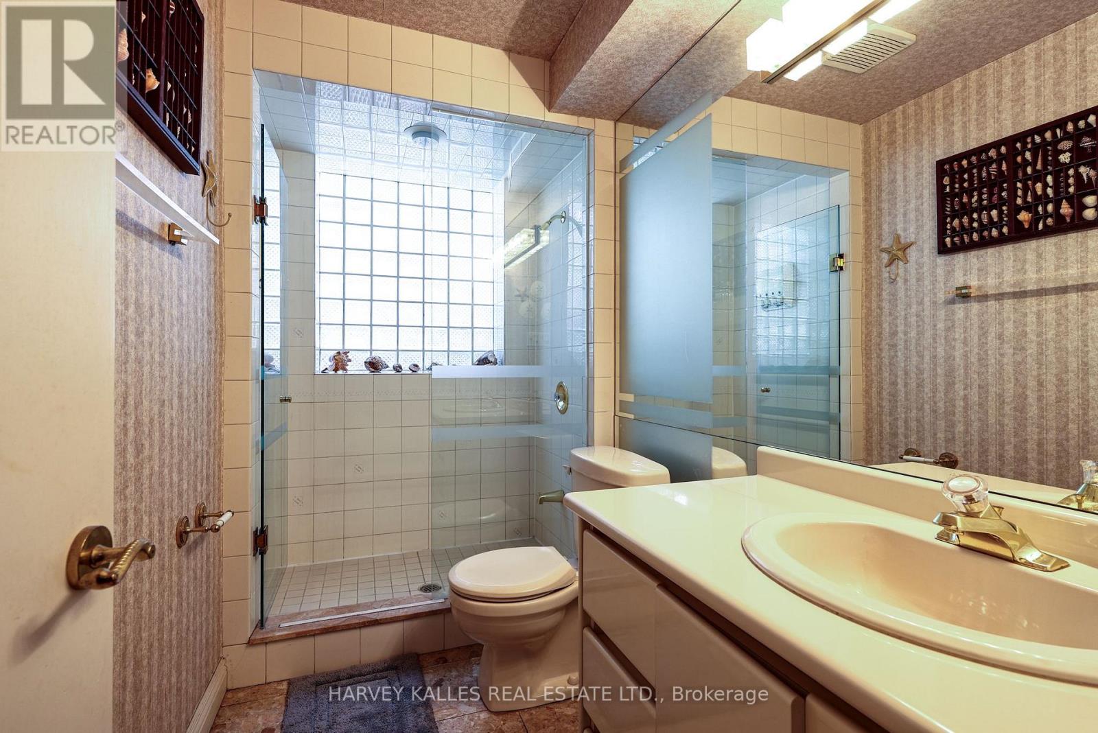 176 OLD YONGE STREET - 42