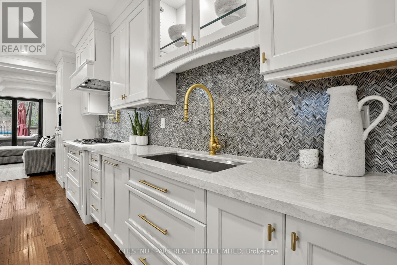 411 KEEWATIN AVENUE - 10