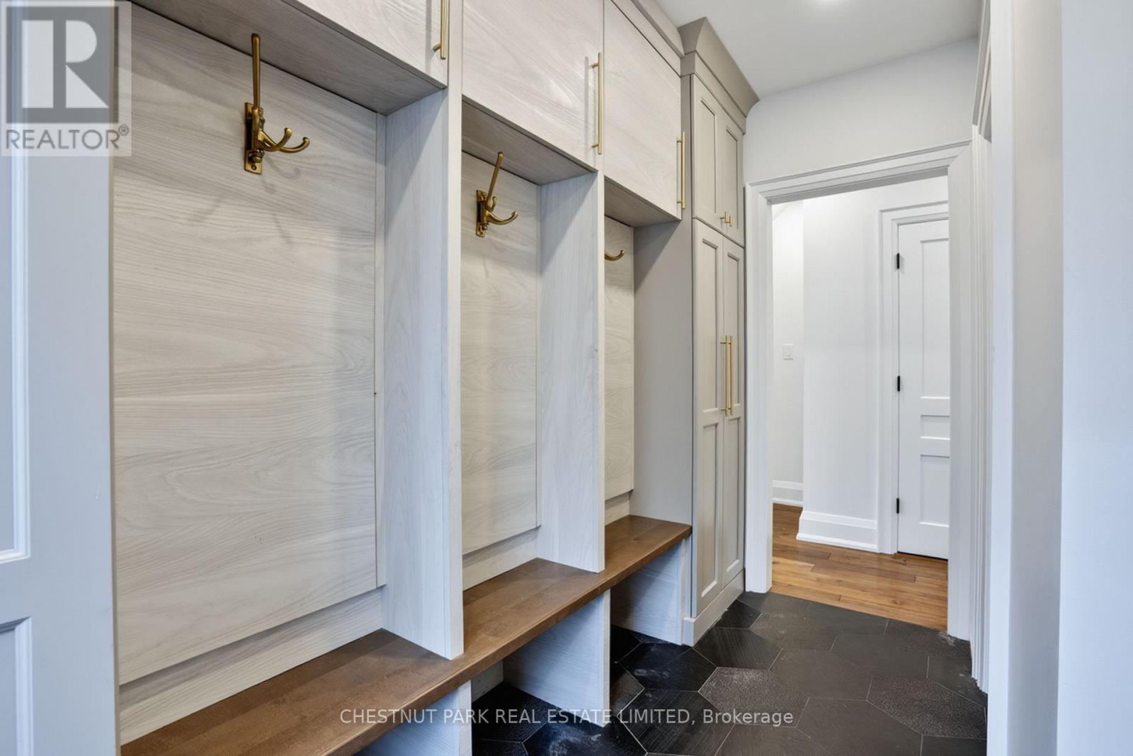 411 KEEWATIN AVENUE - 18