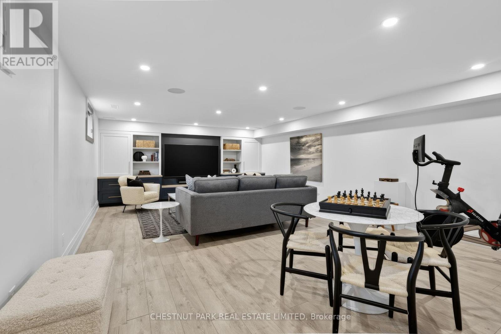 411 KEEWATIN AVENUE - 28