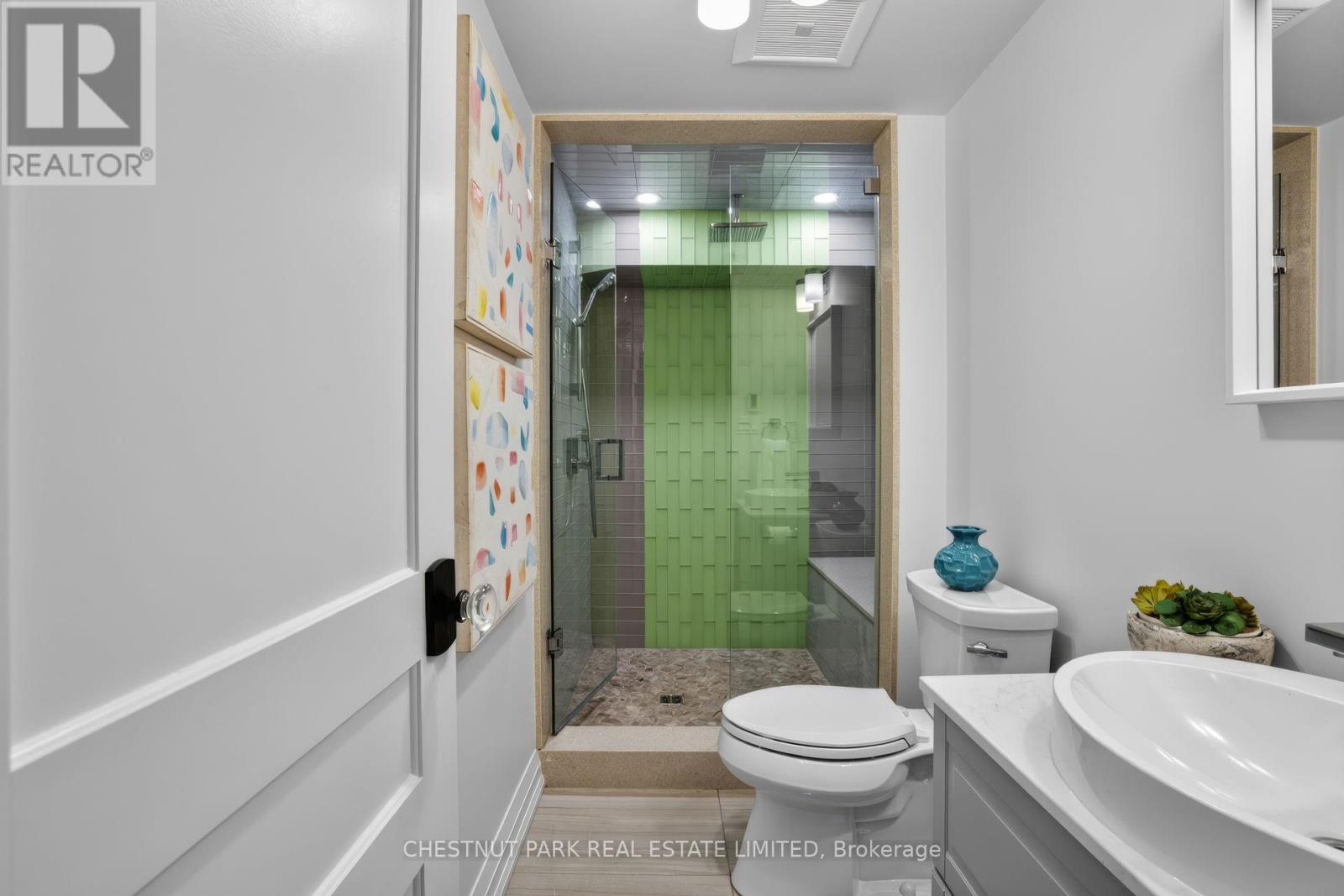 411 KEEWATIN AVENUE - 34