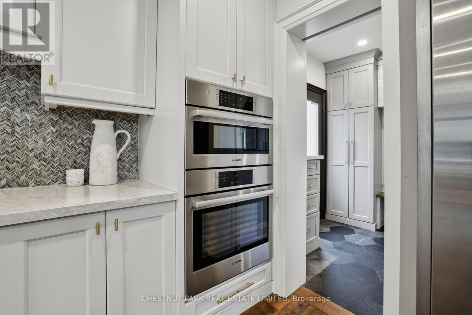 411 KEEWATIN AVENUE - 8