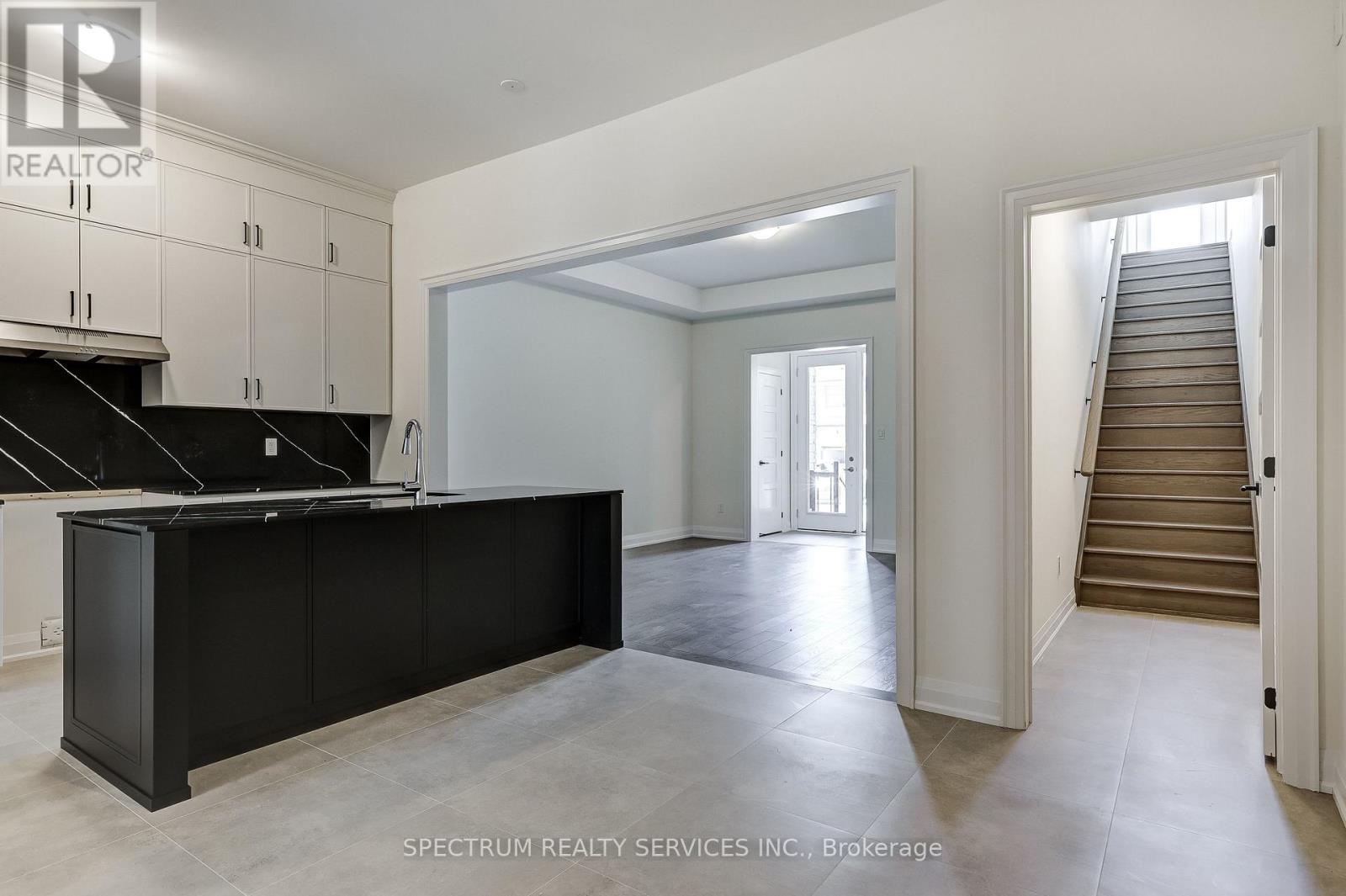 72 ADARIO CRESCENT - 11