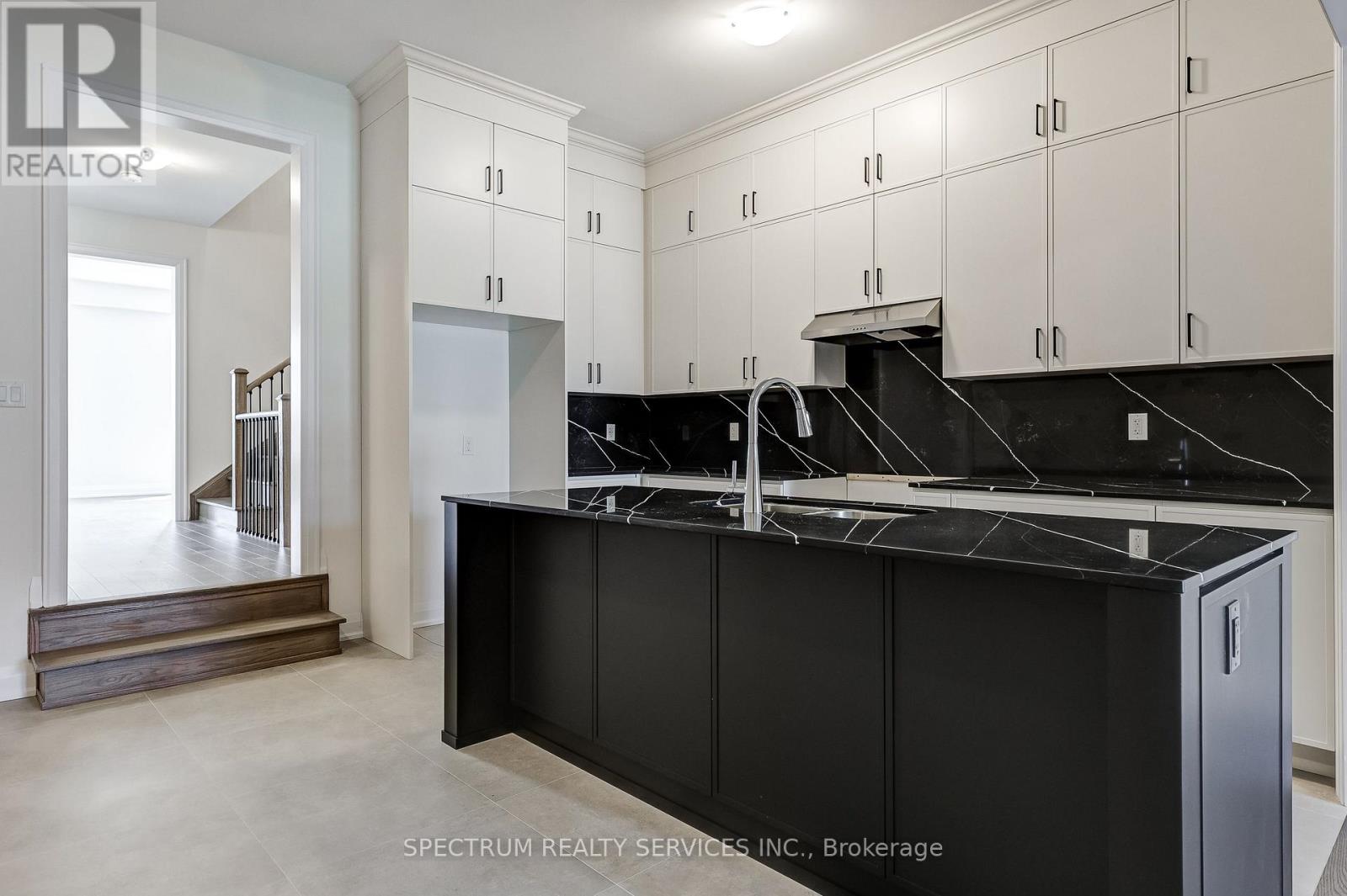 72 ADARIO CRESCENT - 12